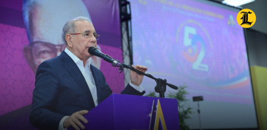 "Podemos volver a prometer porque nuestras acciones nos respaldan y cumplimos", Dijo Medina.<br /><br />https://listindiario.com/la-republica/politica/20260328/danilo-medina-desfilfaraban-recursos-actual-gobierno_899639.html