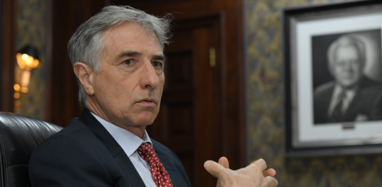 El embajador de la Unión Europea, Raúl Fuentes Milani, durante su participación en el Desayuno de Listín Diario.