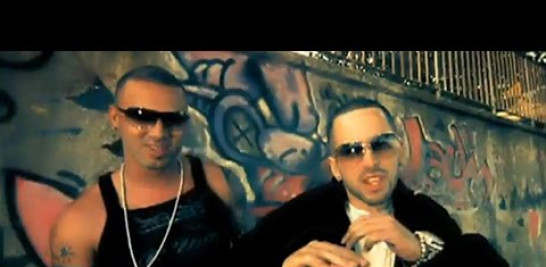 Listen to Wisin & Yandel ‘Esenciales’ here: 
https://wywisinyyandel.lnk.to/Esenciales
Subscribe to our YouTube channel: 
https://smarturl.it/WisinyYandelYT 

Follow us on:
Instagram: https://www.instagram.com/wisinyyandel/ 
Facebook: https://www.facebook.com/wisinyyandel 
Twitter: https://twitter.com/wisinyyandel 
TikTok: https://www.tiktok.com/@wisinyyandeloficial 

LYRICS
For the world
El duo dinámico
W con Yandel

Acércate a mí (acércate a mí)
Un poquito (un poquito, Luny Tunes)
Te quiero sentir (te quiero sentir)
Dame un cantito (un cantito, Tainy)
Acércate, te necesito (te necesito, P.R.)
Quiero contigo (quiero contigo, no hay pa' nadie)
Bailar pegaí'to (sumba Yandel)

Bailando la toqué
Y ella se dejó
Me aprovecho y pam-pam-pam
La toco y pam-pam-pam

Bailando la toqué (eh-eh)
Y ella se dejó (eh-eh, Yandel)
Me aprovecho y pam-pam-pam
La toco y pam-pam-pam

A mi gata se le marca el panty de Victoria (buh)
Demonia (buh), me mata tu colonia (hah)
Quieren hacerte una ceremonia (¿quién-quién?)
"El dúo de la historia"

Eléctrica (buh), súpersónica (buh)
Mónica, tú eres la mujer biónica (hah)
Única a la vez atómica (buh)
Electrónica, al reggaeton acrónica (ajá)

Bailando la toqué
Y ella se dejó (sumba Yandel)
Me aprovecho y pam-pam-pam (pam)
La toco y pam-pam-pam (eh-eh, eh-eh)

Bailando la toqué (no hay pa' nadie)
Y ella se dejó (eh-eh, hah)
Me aprovecho y pam-pam-pam (pam)
La toco y pam-pam-pam (pam)

Atiende mami
Morena a ti te encanta la rumba (hah, nene sumba)
Tú lo que quieres es una tunda (hah)
Si eres brava desenfunda (buh, mi nene sumba)
Come on y el front te tumba

Buenas noches comai' llegó su compai
El que le va a dar el right, modéleme el tight
Yo sólo vine a decirle que como usted ya no hay
¿Cuándo lo quieres? (Tonight)

Acércate a mí (acércate a mí, duro)
Un poquito (un poquito, un poquito, eh-eh, eh-eh)
Te quiero sentir (te quiero sentir, ¿cómo?)
Dame un cantito (dame un cantito)
Acércate, te necesito (te necesito, eh-eh, eh-eh)
Quiero contigo (quiero contigo, ¿cómo?)
Bailar pegaí'to (sumba Yandel)

Bailando la toqué
Y ella se dejó (hah)
Me aprovecho y pam-pam-pam (pam)
La toco y pam-pam-pam (duro)

Bailando la toqué
Y ella se dejó (eh-eh, eh-eh)
Me aprovecho y pam-pam-pam (buh)
La toco y pam-pam-pam (ajá)

'W' "El Sobreviviente" con Yandel
Luny Tunes (Yandel)
Choket
Tainy Tunes
Oye, no trates de competir con los que han llevado este género a otro nivel (jajajaja)
Hambre y sueño es lo que usted tiene
Acuérdese de eso
Buh, Naldo
Nosotros hasta los highlights pegamo' (eh-eh-eh)
No hay pa' nadie (eh-eh-eh)
Yandel,
Diles que no traten de competir contigo
Que nosotros estamos bendecidos (jajajaja)
Dos
Machete Music (jajaja)
No hay pa' nadie papi (jajaja)
Salte del medio ¿Okay? (Jajaja)
Hambre y sueño (jajajajaja)
Eso es lo que usted tiene'
Hambre y sueño (jajajaja)
Pa'l Mundo, ah
Viste, te pusiste triste
Viste, que te pusiste triste
Pa'l Mundo
For the World

#WisinyYandel #PamPam #LaUltimaMision