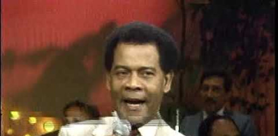 Luisito Marti En De Noche Con Yaqui 1985 Luisito Interpretando El Tema Mama Es La Que Sabe
