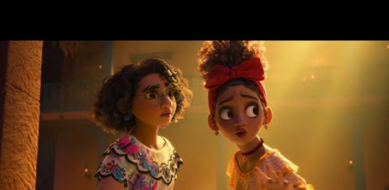 "Encanto" disponible en Disney+
Disney presenta: "Encanto", que cuenta la historia de una familia extraordinaria, los Madrigal, que viven ocultos en las montañas de Colombia, en una casa mágica, en un pueblo vibrante, en un lugar maravilloso y encantado llamado un Encanto. La magia del Encanto ha bendecido a cada niño de la familia con un don único, desde super fuerza hasta el poder de curar, cada niño excepto uno, Mirabel (voz de Stephanie Beatriz). Pero cuando ella descubre que la magia que rodea al Encanto está en peligro, Mirabel decide que ella, la única Madrigal ordinaria, podría ser la última esperanza de su familia excepcional. La película es dirigida por Jared Bush (co-director de "Zootopia") y Byron Howard ("Zootopia," "Enredados"), co-dirigida por Charise Castro Smith, y producida por Yvett Merino y Clark Spencer; el guion es de Castro Smith y Bush. "Encanto" presenta canciones originales del ganador del Emmy®, GRAMMY® y Tony Award®, Lin-Manuel Miranda ("Hamilton," "Moana"); Germaine Franco compuso la partitura original.