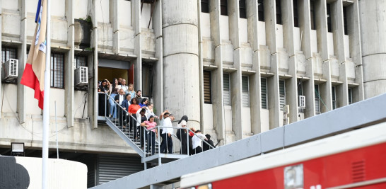 Evacuación en el Edificio Juan pablo Duarte