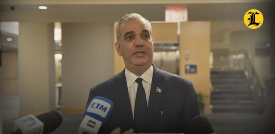 Expresa sus condolencias a la familia por la muerte de Zeneida Socorro Castillo y manifestó su deseo de que el merenguero pueda recuperarse de las heridas sufridas<br /><br />Asegura que el Gobierno continuará realizando las acciones necesarias para mantener a la República Dominicana en paz y segura, y advierte a esos delincuentes que no respetan la vida humana deben entregarse<br /><br />Nueva York.– El presidente Luis Abinader lanzó este lunes una firme advertencia a los responsables del ataque en el que murió Zeneida Socorro Castillo, esposa del merenguero Julián Oro Duro, y el artista resultó herido, al exhortarlos a entregarse a las autoridades y asegurar que el Gobierno continuará ejecutando las acciones necesarias para mantener la paz y la seguridad en la República Dominicana.<br /><br />https://listindiario.com/la-republica/20260921/abinader-advierte-atacantes-julian-entreguen-les-peor_923062.html<br />