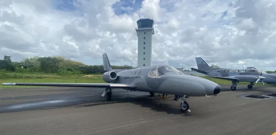 Cessna Citation gris de 1974, serie 500-0177