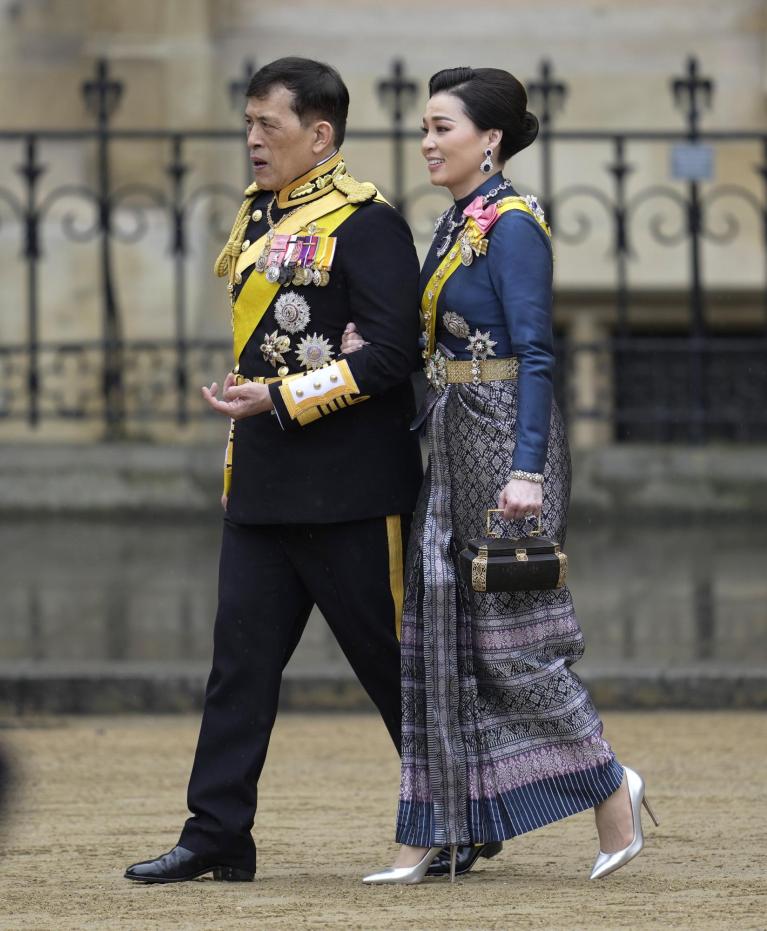 La reina Suthida y el rey Vajiralongkorn de Tailandia llegan antes de la coronación del rey Carlos III y Camila, la reina consorte, en Londres, el sábado 6 de mayo de 2023.