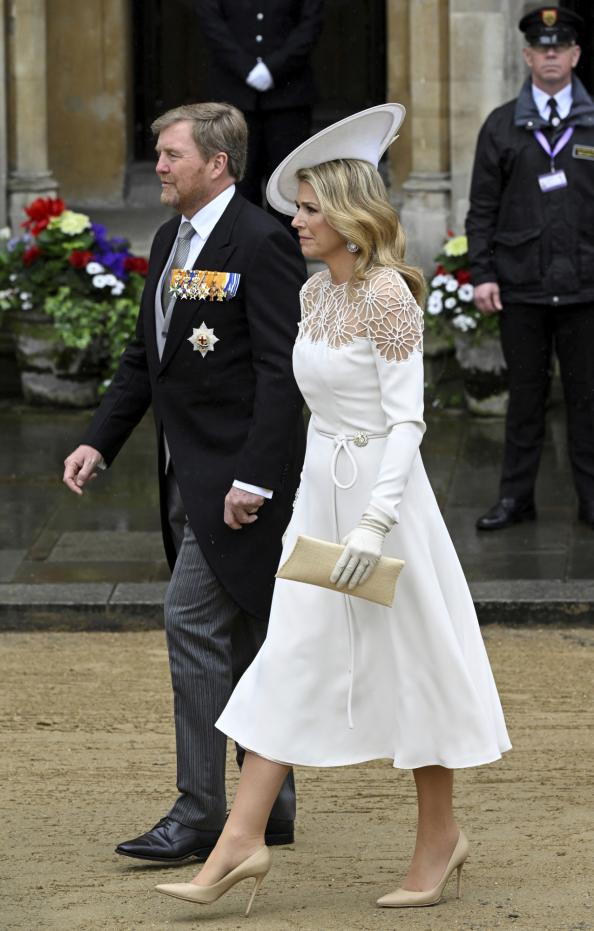 El rey Guillermo Alejandro de los Países Bajos y la reina Máxima llegan para asistir a la ceremonia de coronación del rey Carlos III de Gran Bretaña y Camila, la reina consorte, en la Abadía de Westminster, Londres, el sábado 6 de mayo de 2023.