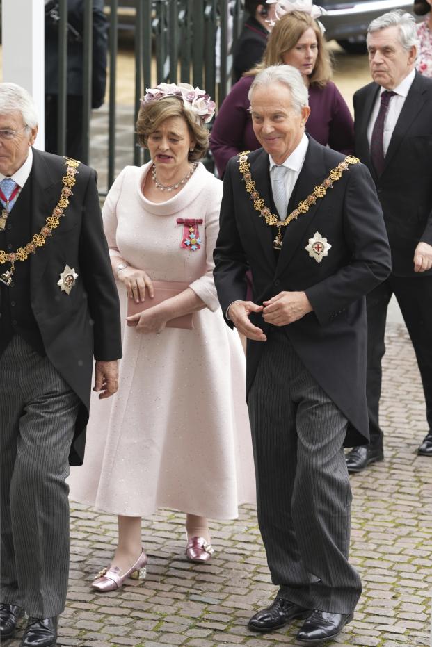 John Major, Tony y Cherie Blair, Gordon y Sarah Brown, llegan para la coronación del rey Carlos III, en Londres, el sábado 6 de mayo de 2023.