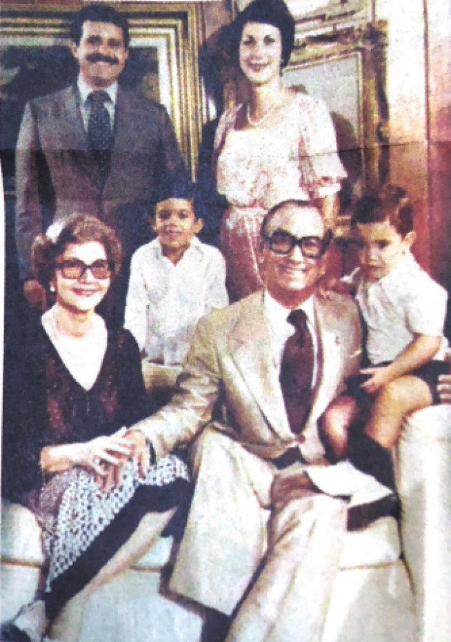 Miembros de la familia del presidente Guzmán.