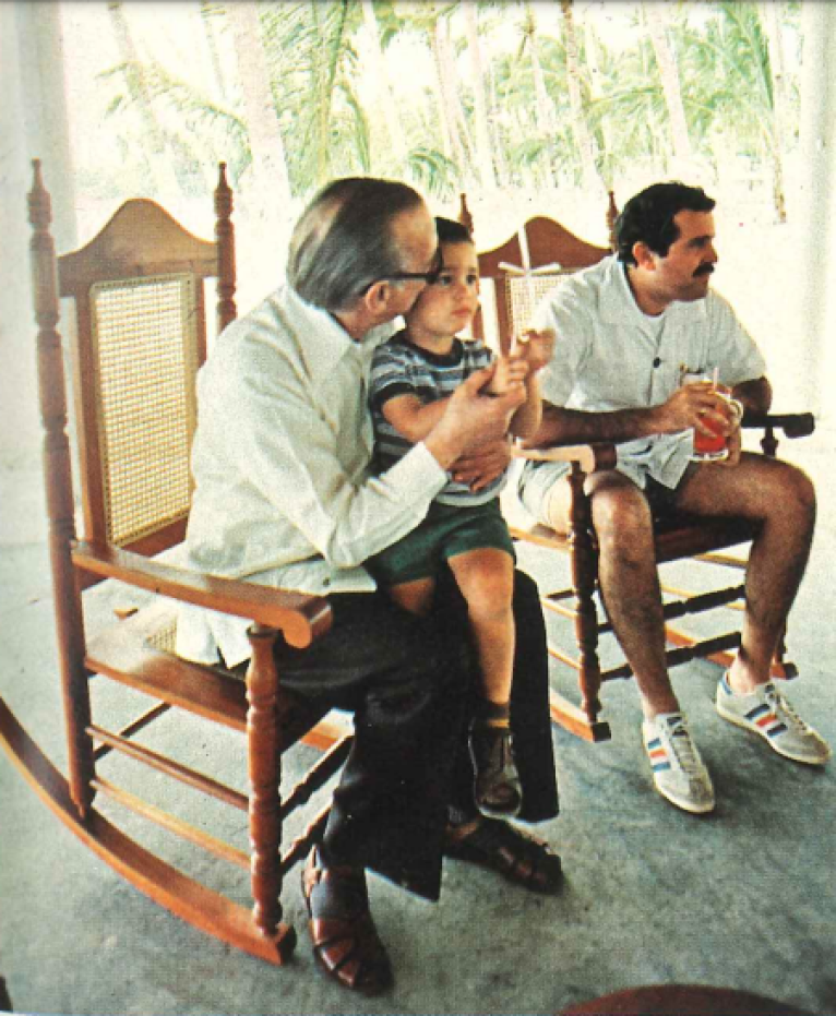 Presidente Antonio Guzmán comparte con su nieto y Yerno, Jose María Hernández.
