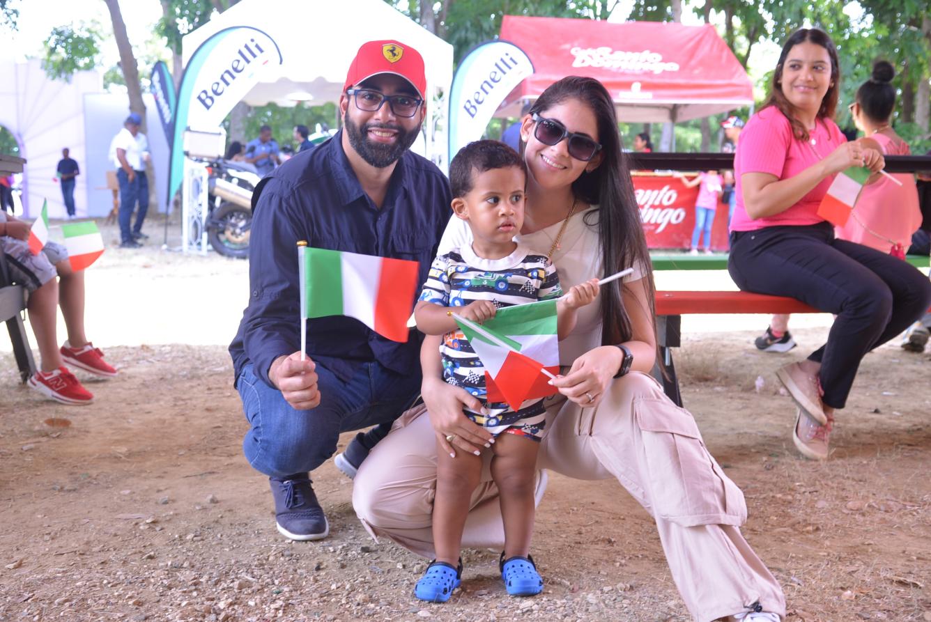 Christian Cuello, Pamela Soto y Thiago Cuello.