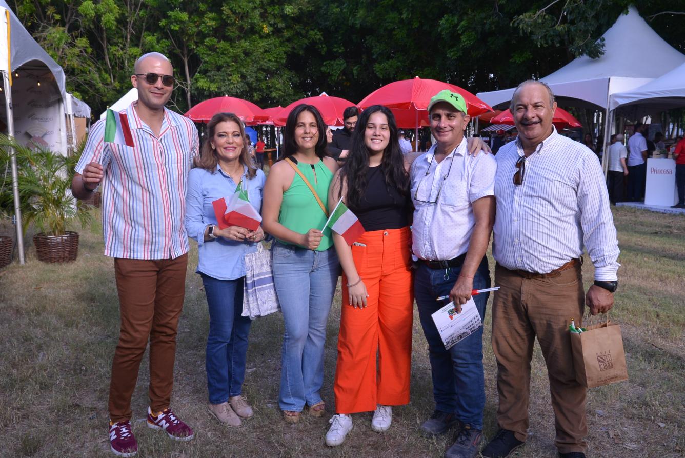 Yeiser Longo, Rosanna Longo, Cintia Longo, Valentina Longo, Valentín Longo y Francisco Longo