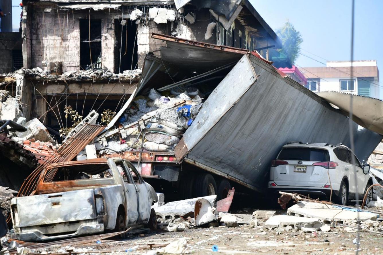 El Ministerio de Obras Públicas reportó que han movilizado 800 toneladas de escombros y materiales sólidos.