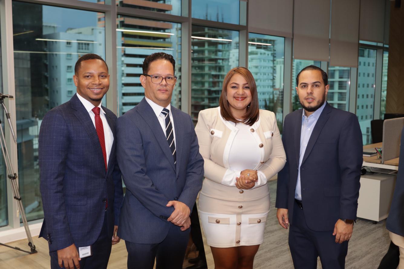 Ambiorix Mañón, Julio Morales, María Figueroa y Juan Villanueva