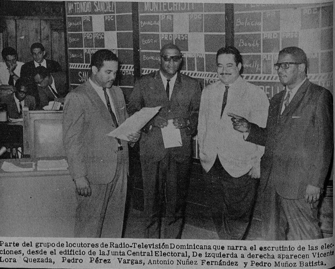 Vicente Lora Quezada, Pedro Pérez Vargas, Antonio Núñez Fernández y Pedro Muñoz Batista, locutores de Radio-Televisión