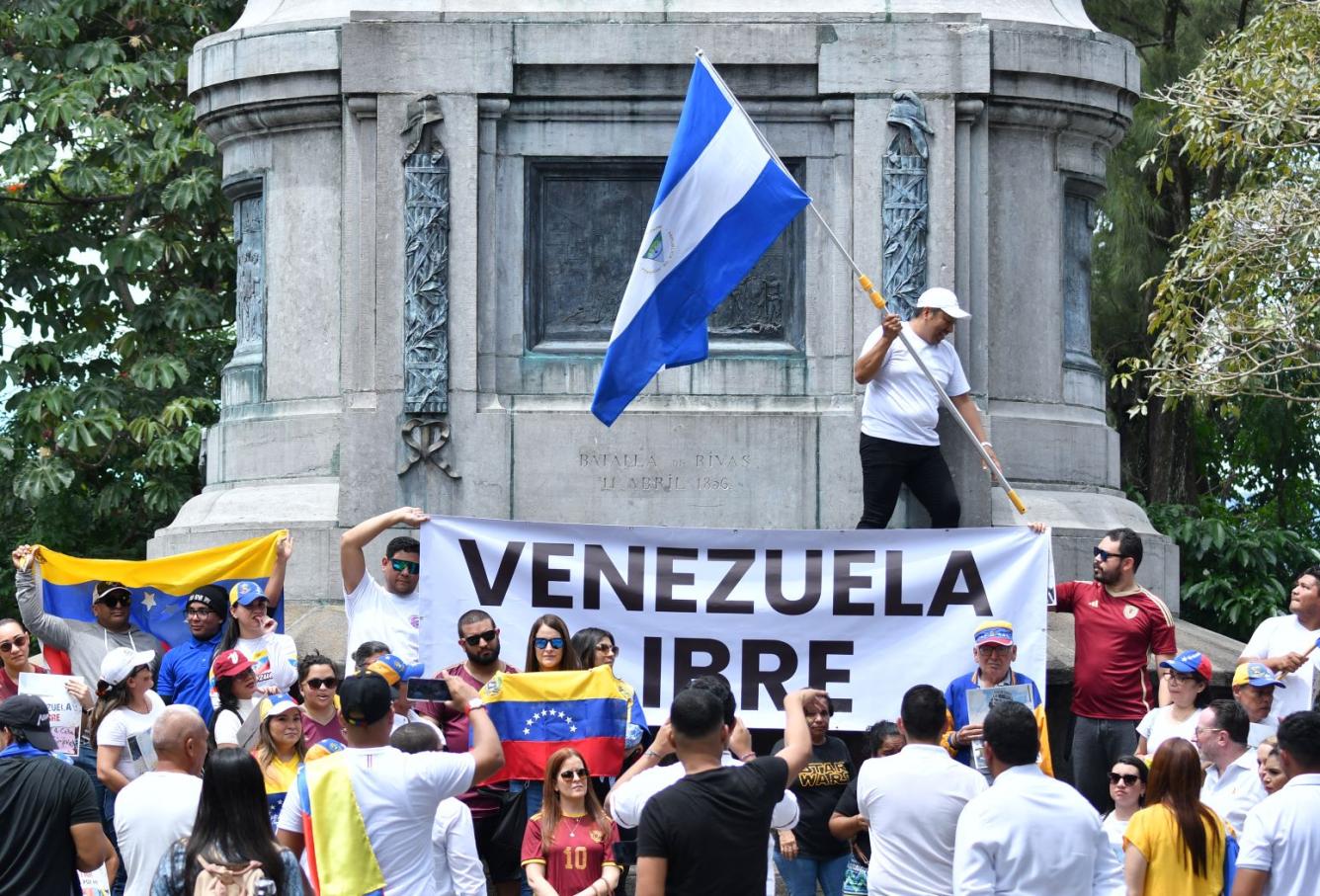 Los venezolanos que residen en Costa Rica realizan una manifestación para exigir un cambio político en su país el día de las elecciones, en San José, Costa Rica, el 28 de julio de 2024.