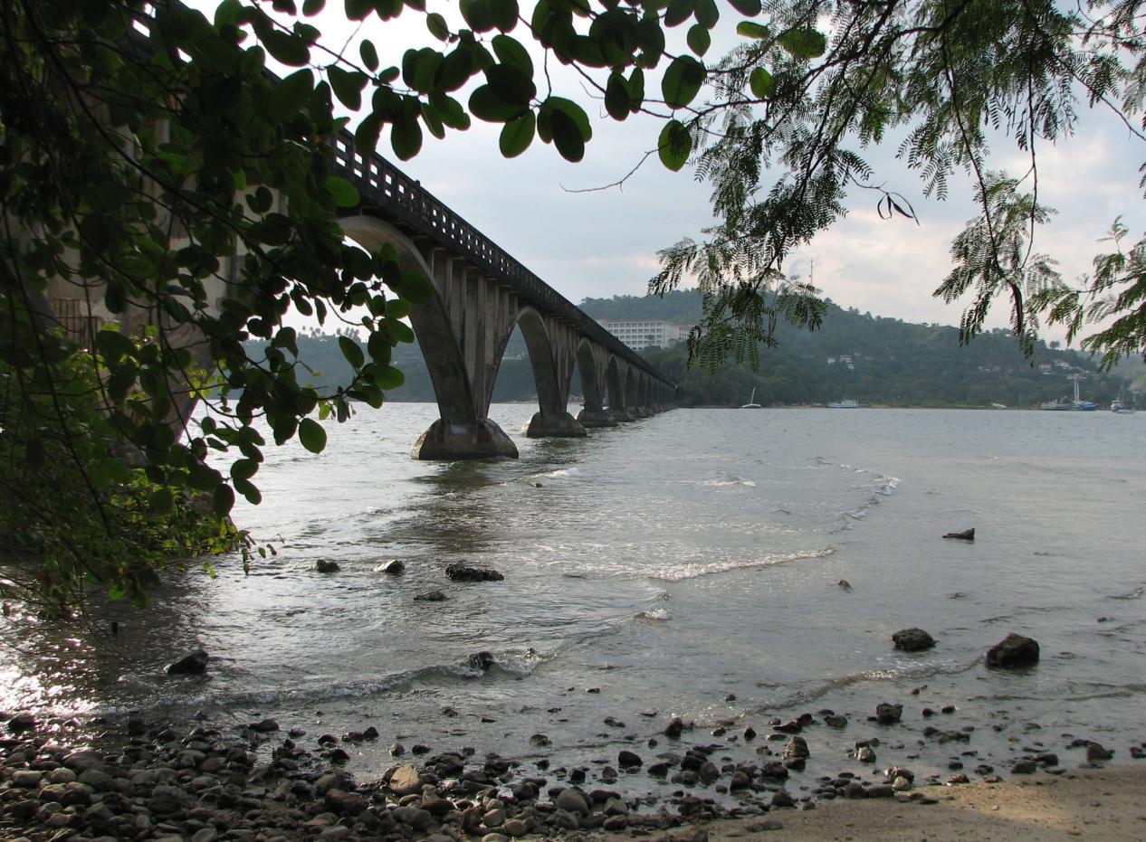 Cayo del puente, en Samaná