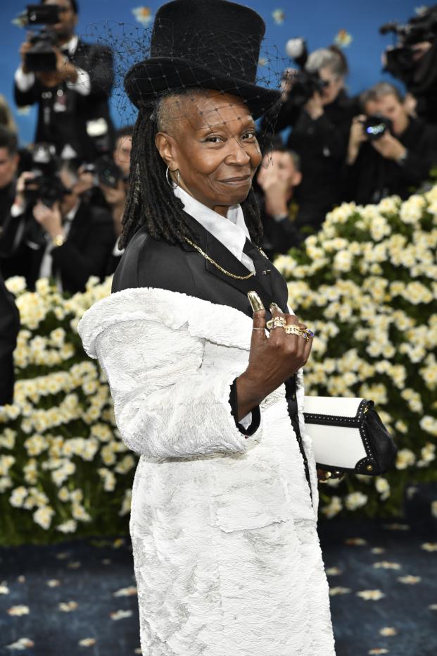 Whoopi Goldberg asiste a la gala benéfica del Instituto del Traje del Museo Metropolitano de Arte