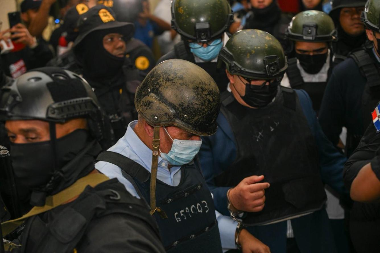 Imputados del caso Senasa mientras salen de la sala de audiencia tras el fallo del juez sobre caso Senasa.