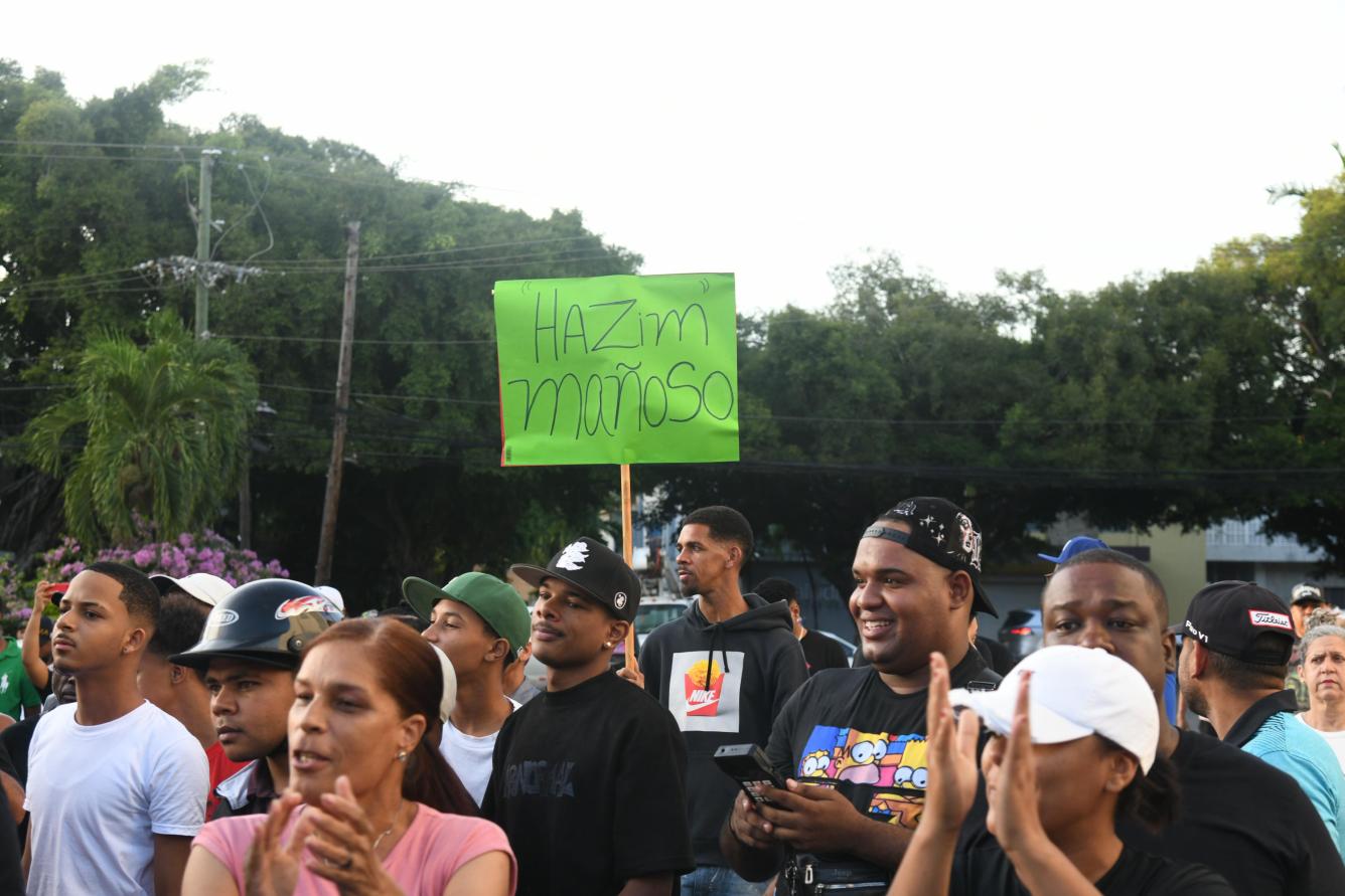 Hazim Mañoso escrito en una pancarta en protesta por caso Senasa.
