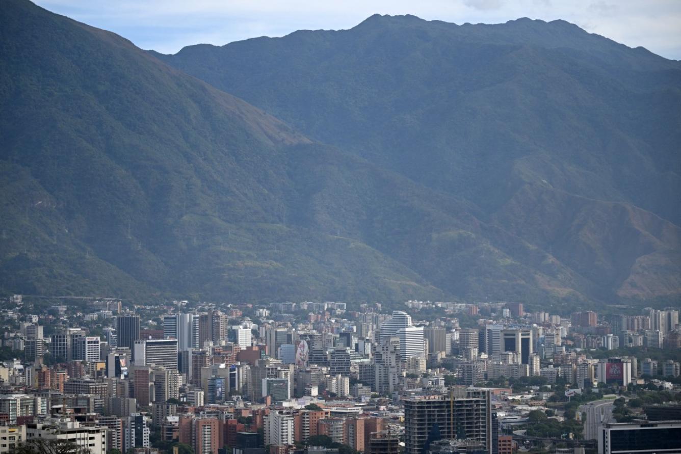 Vista de Caracas el 3 de enero de 2026, después de que las fuerzas estadounidenses capturaran al líder venezolano Nicolás Maduro.