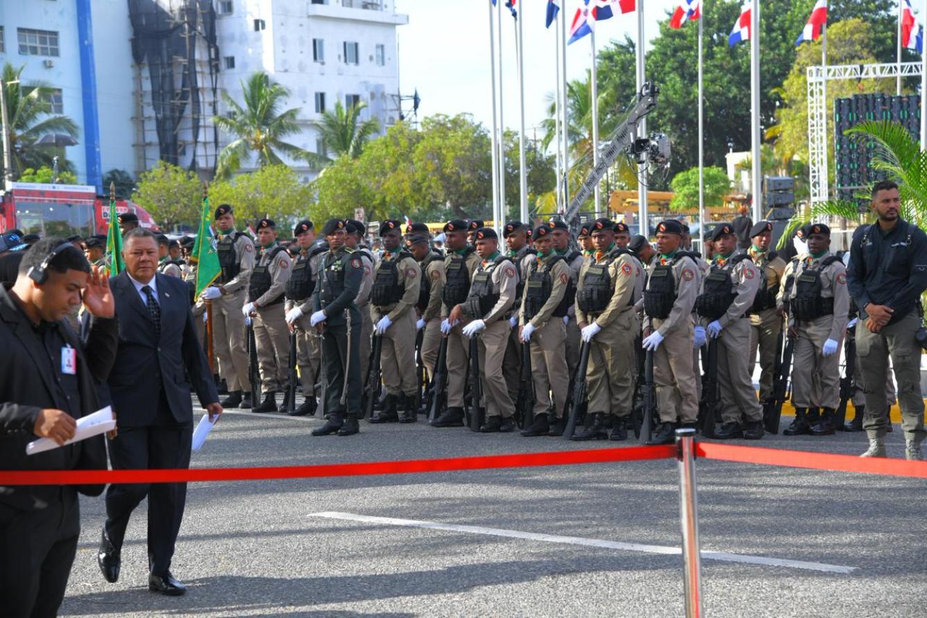 Formación militar en el acto de rendición de cuentas 2026.