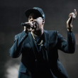 “LEGACY” Jay-Z habla de su herencia en “Legacy”, título de su última canción, que dedica a sus hijos, y en la que dice que espera que su fortuna y sus obras benéficas seguirán después de su muerte.