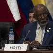 El Ministro de Relaciones Exteriores de Haití, Jean Victor Geneus, asiste a una reunión sobre política de ayuda a Haití organizada por Canadá durante la 52ª Asamblea General de la OEA en Lima el 6 de octubre de 2022.
Cris BOURONCLE / PISCINA / AFP