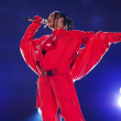 Rihanna durante su presentación en el espectáculo de medio tiempo del Super Bowl 57 de la NFL entre los Chiefs de Kansas City y los Eagles de Filadelfia, el domingo 12 de febrero de 2023, en Glendale, Arizona. Foto: AP/Matt Slocum.