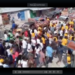 Videos compartidos en redes sociales muestran la movilización de cerca de un centenar de personas, algunas de ellas vistiendo camisetas amarillas asociadas con un grupo religioso liderado por un pastor llamado Marco Aurelio.