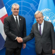 El presidente Luis Abinader y el secretario general de las Naciones Unidas, Antonio Guterres, se saludan tras un encuentro donde fue abordada la situación de Haití.