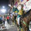 A ritmo de “mi burrito sabanero”, decenas de personas participan este viernes del tradicional recorrido por el Día Reyes Magos, organizado por el Cuerpo de Bomberos del Distrito Nacional.