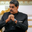 El presidente venezolano Nicolás Maduro asiste a una reunión en el palacio presidencial de Miraflores en Caracas, Venezuela, el 20 de febrero de 2024.