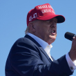 El expresidente de EE.UU., Donald Trump, habla en un mitin de campaña en Chesapeake, Virginia, el viernes 28 de junio de 2024