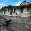 Un perro descansa en una calle vacía debido a la evacuación antes de la llegada del huracán Rafael a Guanimar, provincia de Artemisa, Cuba, el 5 de noviembre de 2024. Foto YAMIL LAGE