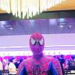 Uno de los dominicanos que se vistieron de Spiderman cuando asistió a una de las salas de Caribbean Cinemas.