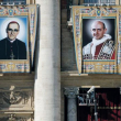Canonizados. Oscar Arnulfo Romero y el papa Pablo VI fueron proclamados ayer santos por el papa Francisco, en una ceremonia celebrada ante 70 mil personas congregadas en la plaza de San Pedro del Vaticano.