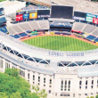 Vista panorámica del imponente Yankee Stadium, hogar de los Yankees de Nueva York.