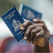 Pasaporte haitiano. Foto AFP.