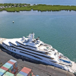 ARCHIVO - El superyate Amadea Tesá anclado en Lautoka, Fiji, el 15 de abril del 2022. El yate, que las autoridades estadounidenses dicen es propiedad de un oligarca ruso sancionado por lavado de dinero, fue confiscado ahora por las agencias del orden en Fiji, dijo el Departamento de Justicia estadounidense el 5 de mayo del 2022. (Leon Lord/Fiji Sun vía AP)