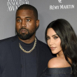 Kanye West, a la izquierda, y Kim Kardashian asisten al WSJ. Magazine Innovator Awards el 6 de noviembre de 2019 en Nueva York.AP