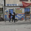 Policías haitianos disparan en unas calles de Puerto Príncipe