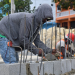 Hoy se celebra el Día Internacional de los Trabajadores y encuentra al sector de la construcción en baja.
