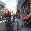 El movimiento de personas es constante en La 42 del barrio Capotillo.