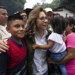 Sandra Torres, candidata presidencial del partido Unidad Nacional de la Esperanza, asiste a un mitin de campaña en Amatitlán, Guatemala, el domingo 14 de mayo de 2023.