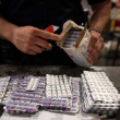 El fentanilo es un opioide sintético hasta 50 veces más fuerte que la heroína y 100 veces más fuerte que la morfina; los casos de sobredosis están vinculados, en su gran mayoría, al fabricado ilícitamente, que se distribuye en mercados de drogas ilegales.