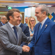Presidentes Abinader y Macron dialogan por varios minutos en Cumbre UE-CELAC