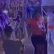 Video en el que se observa la agresión de la dama hacia su empleador.