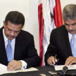 Leonel Fernández firman el pacto conocido como "Pacto de las corbatas azules"