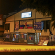 Cordón policial alrededor de la escena a las afueras del colegio en donde el candidato presidencial Fernando Villavicencio fue asesinado a tiros a la salida de un mítin electoral en un colegio en Quito, Ecuador, el miércoles 9 de agosto de 2023.