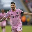 El argentino Lionel Messi, del Inter Miami, festeja tras anotar ante el Union de Filadelfia en las semifinales de la Leagues Cup, el martes 15 de agosto de 2023 (AP Foto/Chris Szagola)